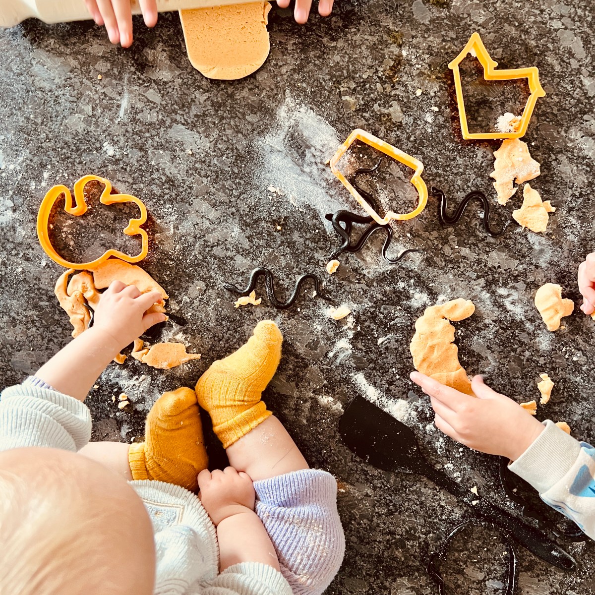 Easy no-bake Halloween Playdough&nbsp;Recipe